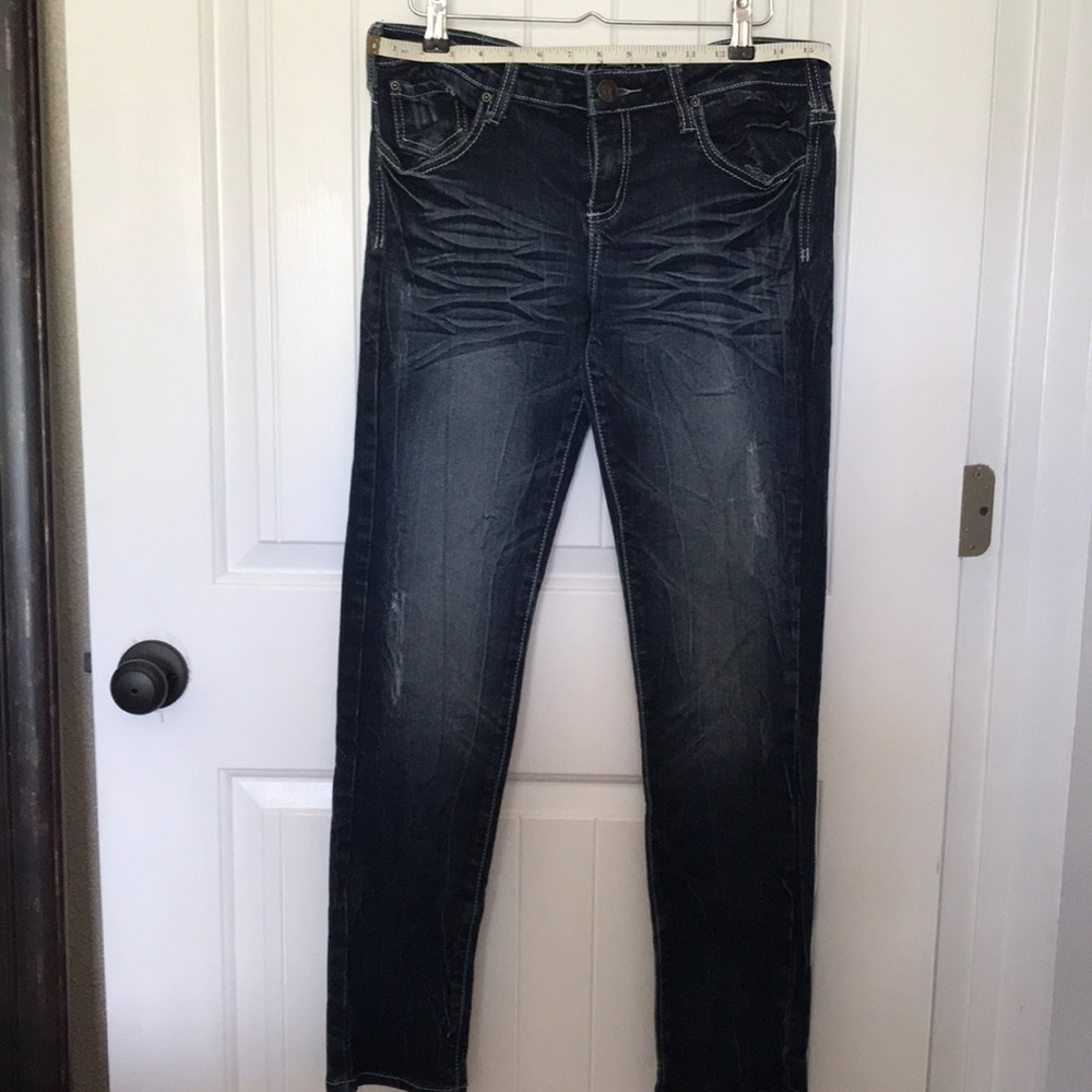 Low rise skinny stretch Premiere jeans distressed
